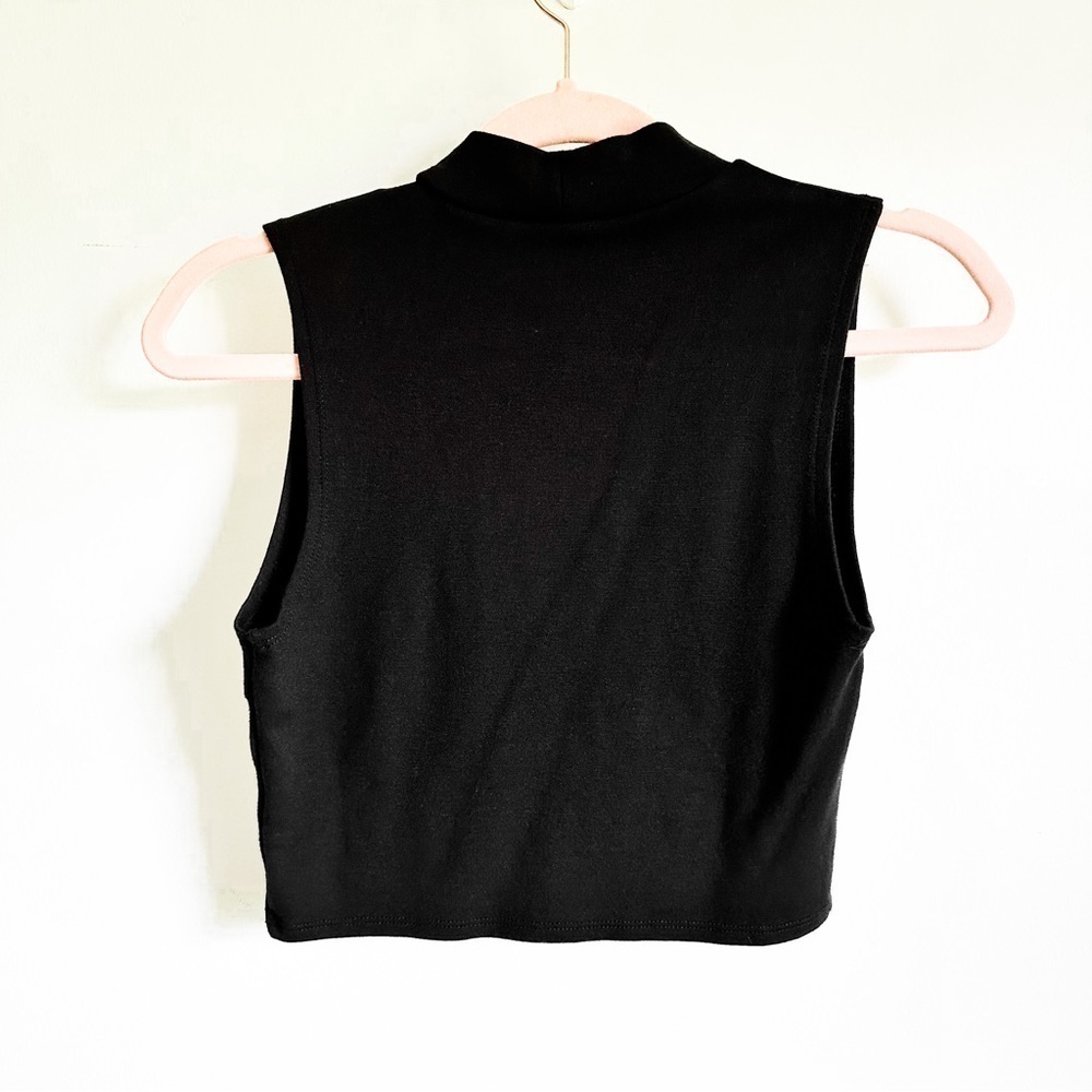 Forever 21 Black Mock Neck Sleeveless Crop Top sz Medium - Picture 5 of 6